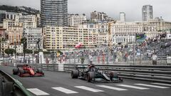 Lewis Hamilton y Carlos Sainz, en el GP de Mónaco de 2021.