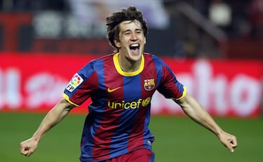 El canterano del Barcelona, máximo goleador histórico en las categorías inferiores del Barcelona, debutó en el primer equipo en el año 2006, con 16 años, y estuvo ligado al club hasta verano de 2011.