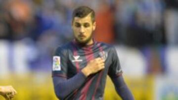 El Huesca sale del descenso impulsado por un gran Machís