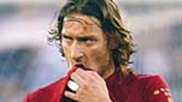 Totti está en la lista de posibles refuerzos galácticos para el Real Madrid.