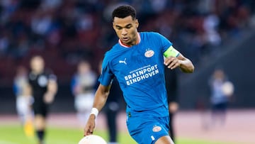 ZURICH, SWITZERLAND - OCTOBER 06: Cody Gakpo of PSV Eindhoven Controls the ball during the UEFA Europa League group A match between FC Zürich and PSV Eindhoven at Stadion Letzigrund on October 6, 2022 in Zurich, Switzerland. (Photo by Raymond Smit/NESImages/DeFodi Images via Getty Images)