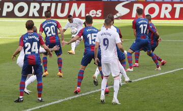 Vin¨ªcius marca el 0-1.