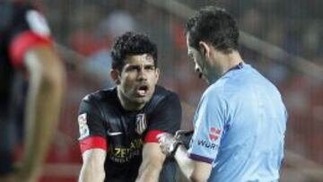 Diego Costa, tras ver la amarilla ante el Sevilla.