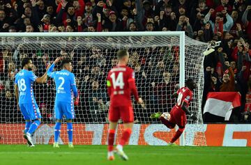 2-0. Sadio Mané marca el segundo gol.