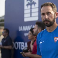 Machín: "Estaría muy bien que los fichajes estuvieran ya aquí pero..."