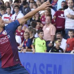 Okazaki se gana la confianza de Míchel