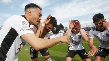 Futbol, Universidad de Chile vs Colo Colo.
Fecha 20, campeonato Nacional 2022.
El jugador de Colo Colo Juan Martin Lucero,  centro, celebra su gol contra Universidad de Chile durante el partido por la primera division disputado en el estadio Fiscal de Talca.
Talca, Chile.
31/07/2022
Jonnathan Oyarzun/Photosport

Football, Universidad de Chile vs Colo Colo.
20th date, 2022 National Championship.
Colo Colo’s player Juan Martin Lucero, center, celebrates his goal against Universidad de Chile during the first division match held at Fiscal de Talca stadium.
Talca, Chile.
07/31/2022
Jonnathan Oyarzun/Photosport