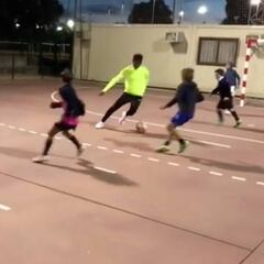 Jugador del Betis anota este golazo ante equipo de 10 niños