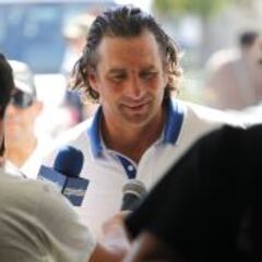 Pizzi viaja el jueves a Europa para hablar con seleccionados