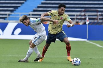 Colombia cayó goleado ante Uruguay en Barranquilla y tendrá que buscar puntos en su visita a Ecuador en Quito