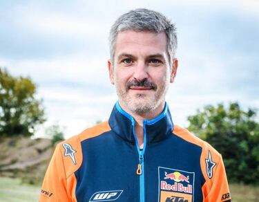 Los campeones de KTM "tienen libertad" en las dunas de Perú