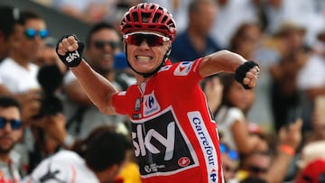 Chris Froome, exultante, celebra su victoria en la Cumbre del Sol.