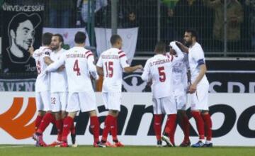 El Sevilla celebra el 0-1.