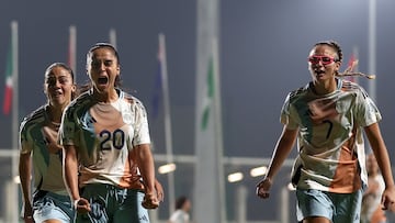 Chacón lidera la goleada en el estreno mundialista