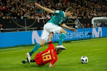 Thomas Müller y Jordi Alba.