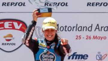 María Herrera tras su victoria en el CEV en el circuito de MotorLand.