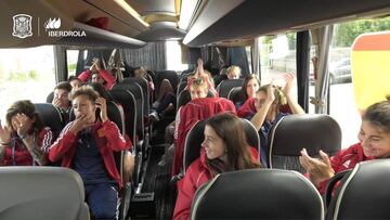 La reacci¨®n de las espa?olas al escuchar 'So?adoras', el tema de Taburete para el Mundial