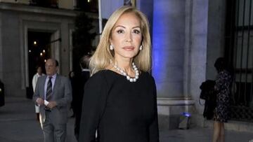 Carmen Lomana ataca sin piedad a Rocío Carrasco: "Roza lo pornográfico y lo vergonzoso"