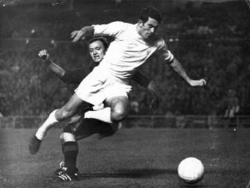 Se incorporó al Real Madrid en 1964 y permaneció en el Real hasta 1980.