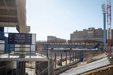 Durante el verano las obras se centraran en el movimiento de tierras, la demolición del resto del estadio y las excavaciones que sean oportunas.