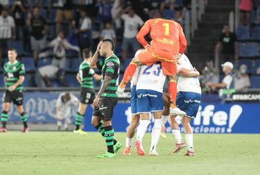 Dos que tratan de huir de la quema