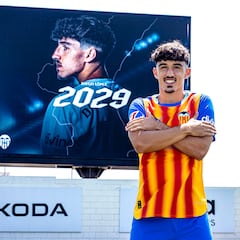 Oficial: Diego López, hasta 2029