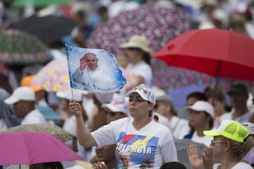 El Papa Francisco recorrió Bogotá, Villavicencio, Medellín y Cartagena con su mensaje de paz y reconciliación. Una visita emotiva para practicantes y no creyentes.