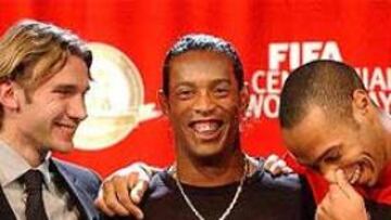 <b>EL MEJOR DEL AÑO.</b> Ronaldinho ha superado en la votación a Henry, segundo clasificado, y Shevchenko, tercero.