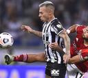 Vargas es protagonista ante Díaz y Mineiro avanza en Libertadores
