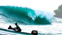 Los hermanos Florence se atreven con la ola más bestia de Panamá