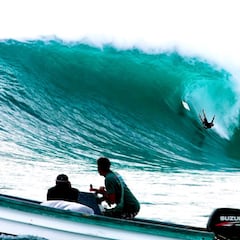 Los hermanos Florence se atreven con la ola más bestia de Panamá