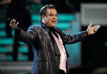 El 27 de agosto, el mundo se sorprendió con el súbito deceso de Juan Gabriel. A los 66 años, el cantante y productor mexicano murió. Su funeral fue masivo y hasta hoy no se sabe la causa de su muerte, puesto que, no se le realizó autopsia.