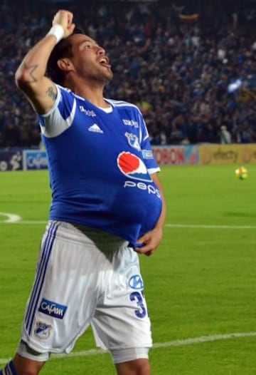 El volante uruguayo pese a ser campeón con Millonarios en el 2012, poco convenció, estuvo tres años (2011 al 2013). Jugó 52 partidos y anotó 7 goles. Tuvo un leve paso por el Deportivo Táchira y ahora juega en el Racing Club de Montevideo.