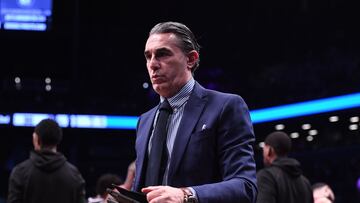 NEW YORK, NY - APRIL 3: Sergio Scariolo of the Toronto Raptors reacts during the game against the Brooklyn Nets at Barclays Center on April 3, 2019 in the Brooklyn borough of New York City. NOTE TO USER: User expressly acknowledges and agrees that, by downloading and or using this photograph, User is consenting to the terms and conditions of the Getty Images License Agreement. (Photo by Matteo Marchi/Getty Images)