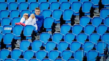 Martin Odegaard, en la grada.