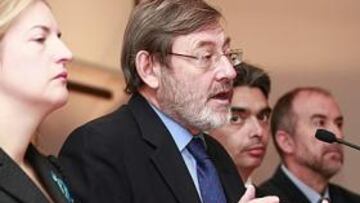 <b>"ADIÓS, AMIGOS". </b>En su séptimo encuentro navideño con la prensa, Jaime Lissavetzky se despidió como secretario de Estado.