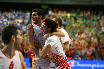 España llegaba pletórica al Eurobasket de España, como campeona del mundo. Cayó con Croacia en la primera fase, pero ganó con solvencia a todos sus oponentes, incluso a Rusia en un duelo previo, también a Grecia, rival luego en unas durísimas semifinales que pasaron factura a España en la final ante Rusia (59-60). Rudy no pudo ayudar al equipo a romper el atasco ofensivo. La plata, una gran decepción.