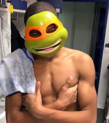 La máscara de Mbappé, lo más viral entre los memes de la EURO