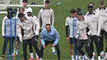 Los jugadores del Real Madrid, durante su último entrenamiento antes de enfrentarse al Salzburgo.