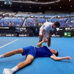 Drama en la final júnior: los calambres derrumban a Mensik