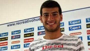 <b>DE ESTRENO. </b>Javi Álamo fue presentado ayer.