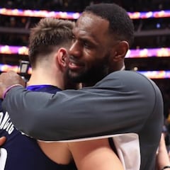 Doncic hinca la rodilla ante El Rey en un partido para los anales