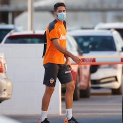 El Valencia entrena sin ausencias por Covid-19 y con Maxi Gómez