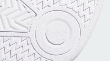 Hoops 4.0: estas son las zapatillas de Adidas blancas que pegan con todo