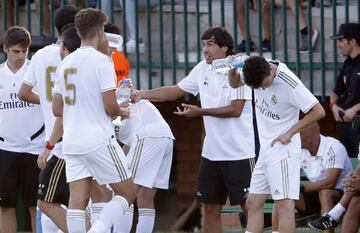 Raúl González Blanco ha dirigido el primer partido del Real Madrid Castilla frente a la Gimnastica Segoviana en el Municipal de La Albuera.