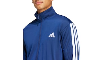 Este chándal de Adidas triunfa en el Black Friday de Amazon: tiene un 45% de descuento y promete un ajuste a medida