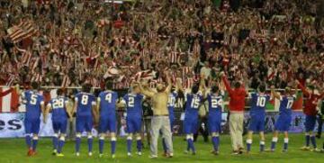 El Athletic de Bilbao celebra el regreso a la Champions League con sus aficionados.