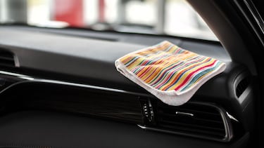 ¿Qué paño usar para lavar o limpiar un auto? Entre cuidar y rayar