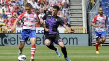 Torje y Javi Guerra, durante el partido.