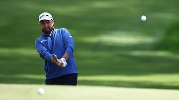 Ireland's Shane Lowry chips on the 11th green on the second day of the BMW PGA Championship at Wentworth Golf Club, south-west of London, on September 12, 2025. (Photo by HENRY NICHOLLS / AFP) / RESTRICTED TO EDITORIAL USE